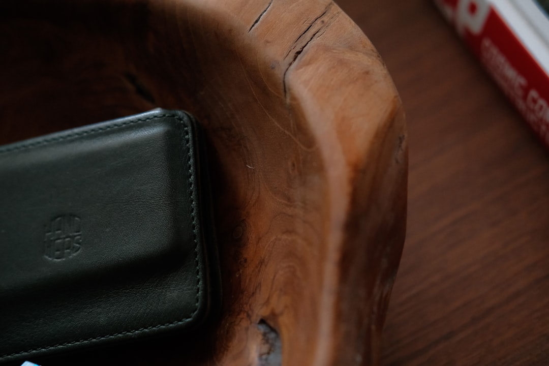 Exploring No-Identification Wallets: Privacy in Cryptocurrency